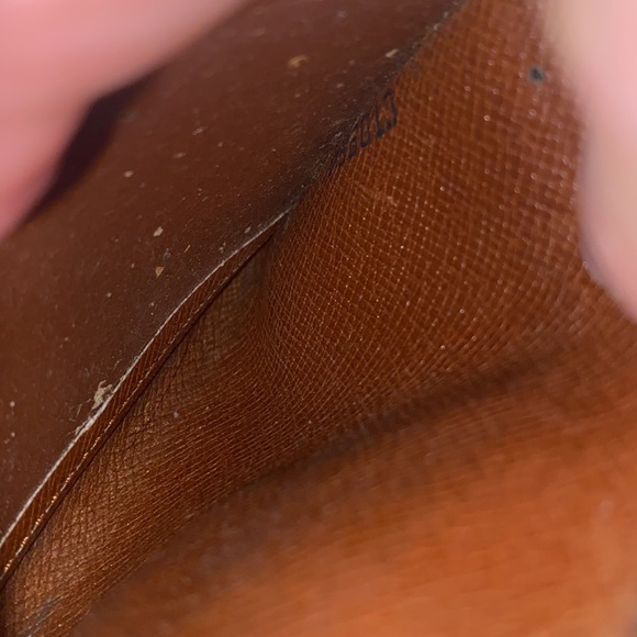 Louis Vuitton Monogram Key Holder - Picture 8 of 10